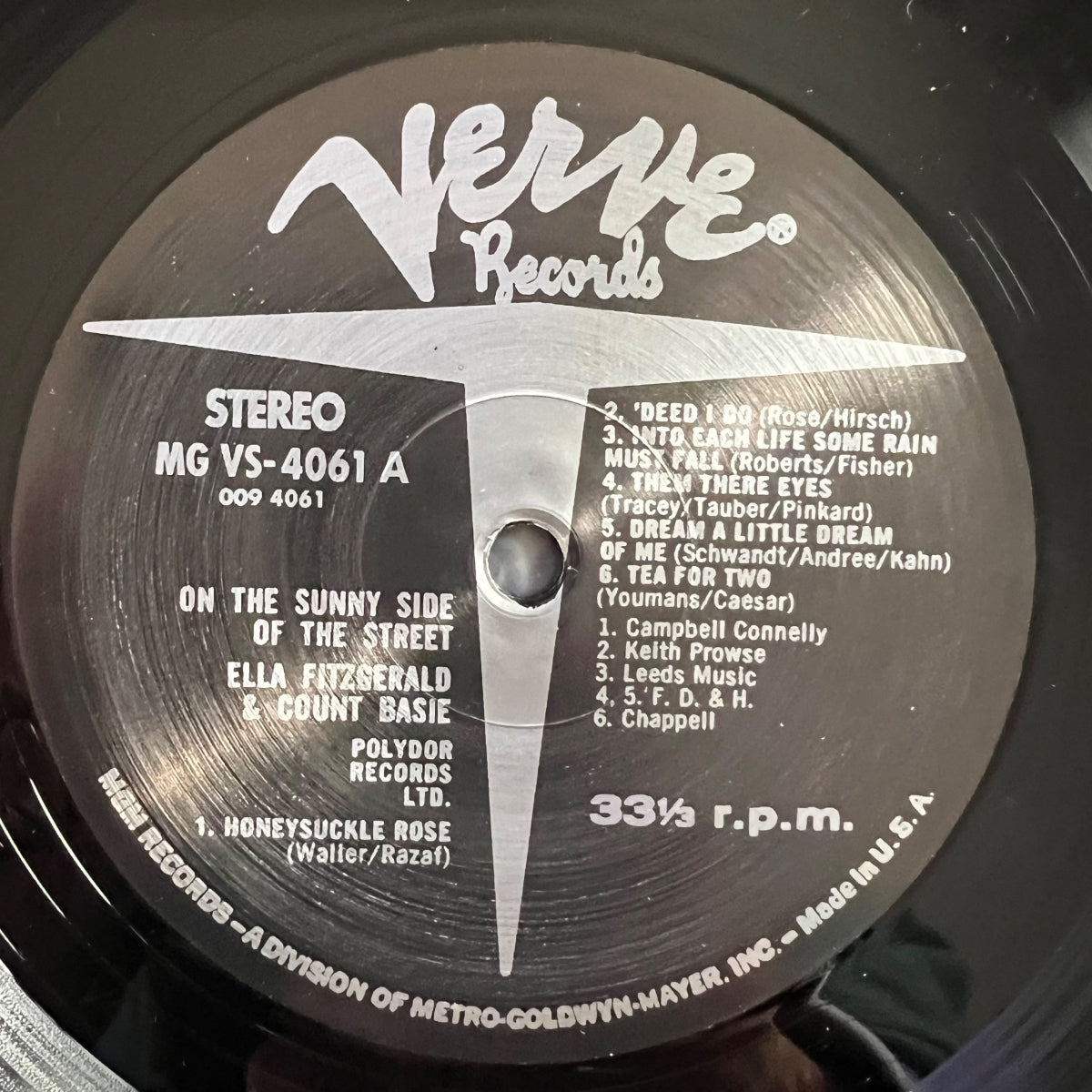 Ella Fitzgerald & Count Basie - On The Sunny Side Of The Street / US-Press. 197? - (M-/M-)