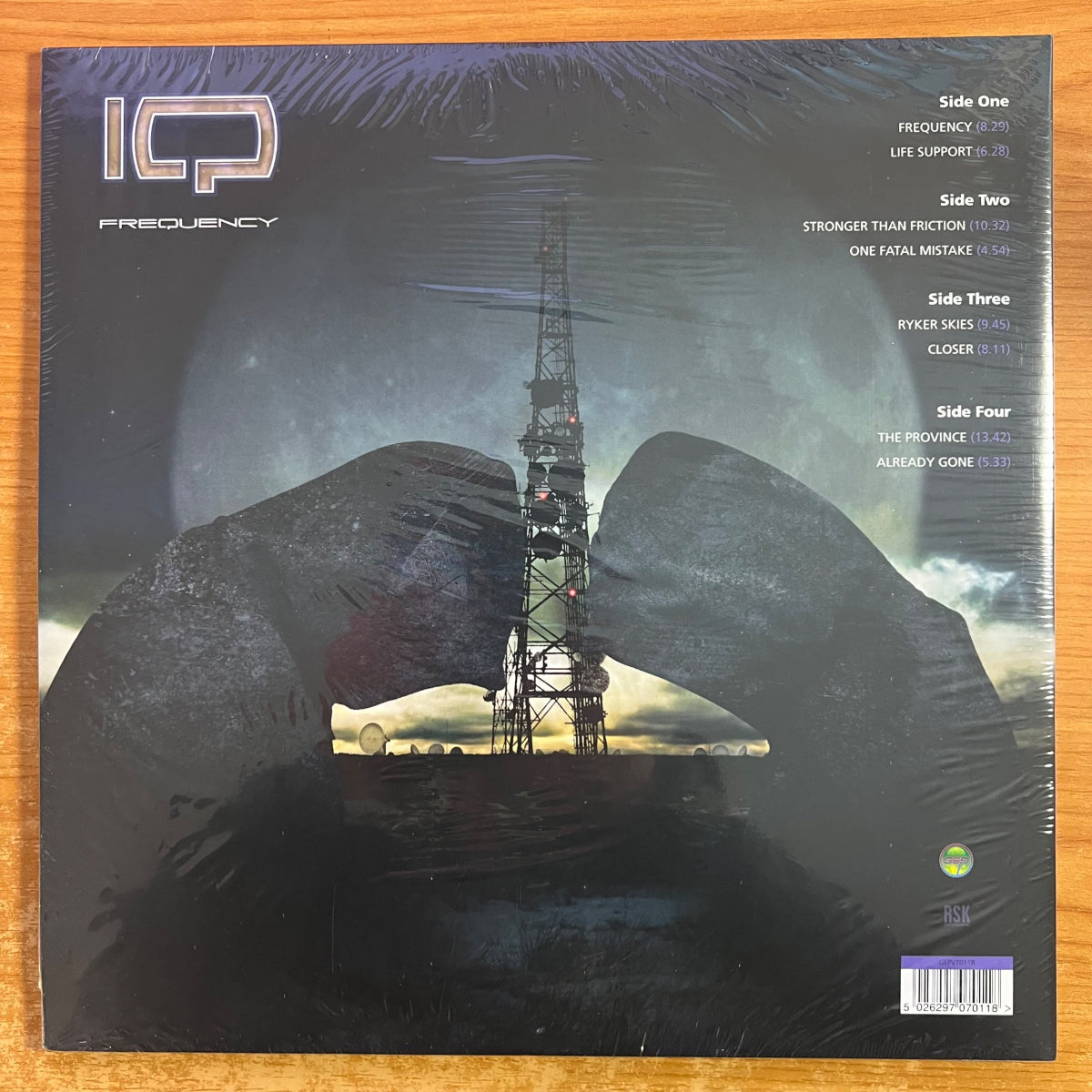 IQ - Frequency / 2 LP - 1. Press. 2021 on Vinyl - Red Vinyl - (Mint & Sealed)