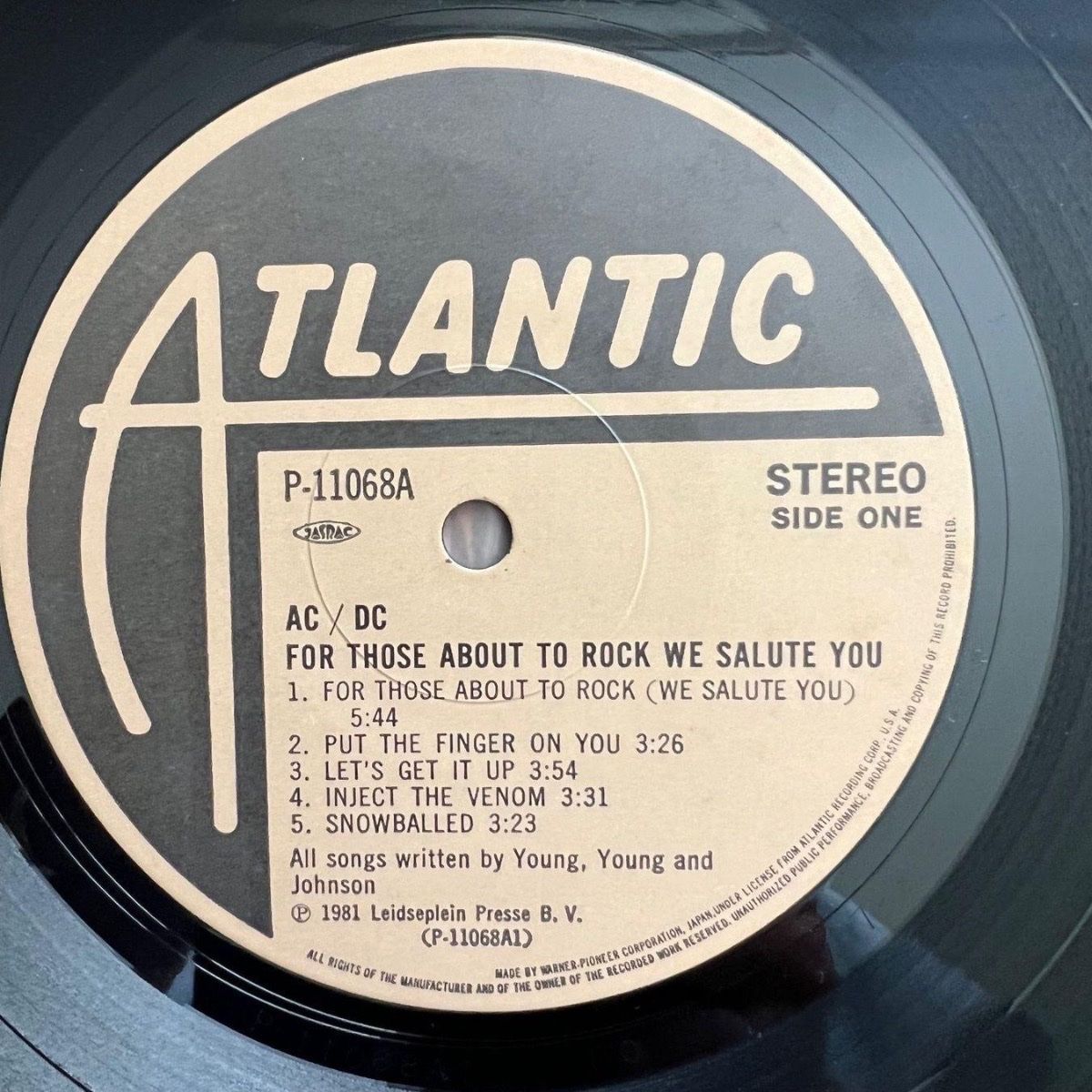 AC/DC - For Those About Rock // 1. Japan-Press. 1981 - (M-/VG++)