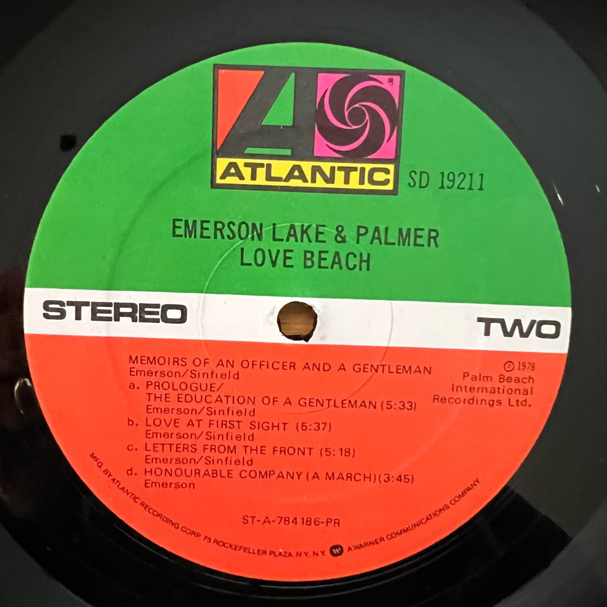 Emerson Lake & Palmer - Love Beach / 1. US-Press. 1978 - (M-/M-)