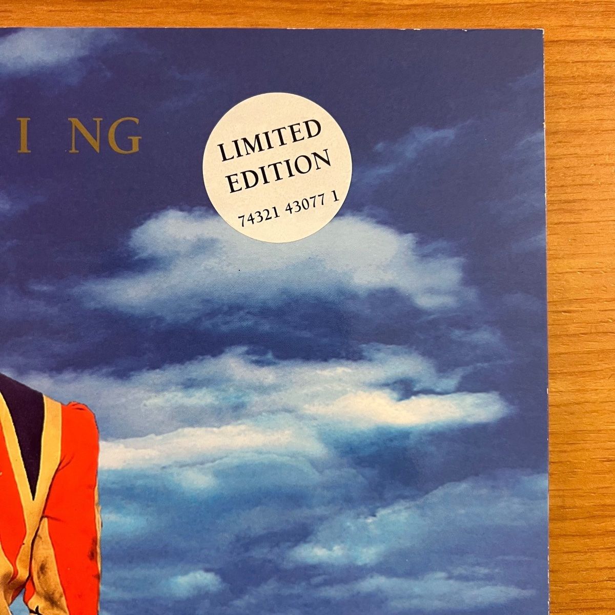 David Bowie - Earthling / 1. EU Press. 1997 - (M-/M-)