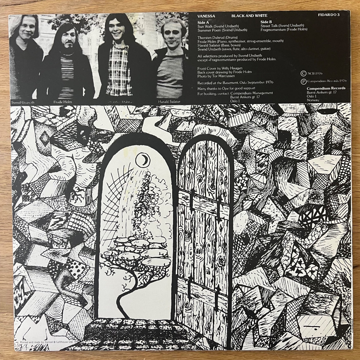 Vanessa - Black And White / 1. Norway Press. 1976 - (M-/VG++)