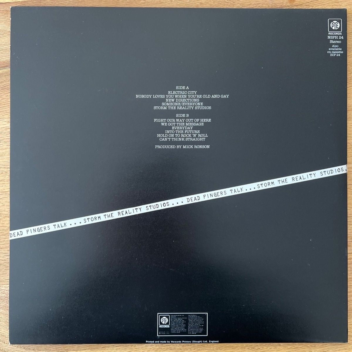 Dead Fingers Talk - Storm The Reality / 1st UK Press. 1978 - (M-/M-)