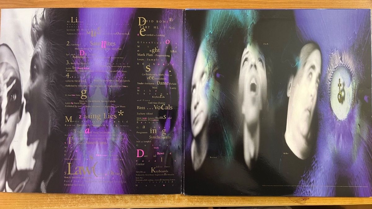 David Bowie - Earthling / 1. EU Press. 1997 - (M-/M-)