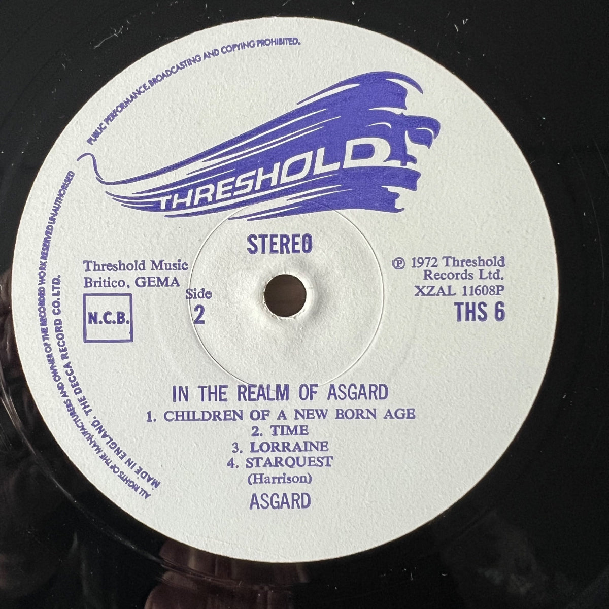 Asgaerd - Dans le royaume d'Asgaerd / 1re édition britannique. 1972 - (M-/VG++)