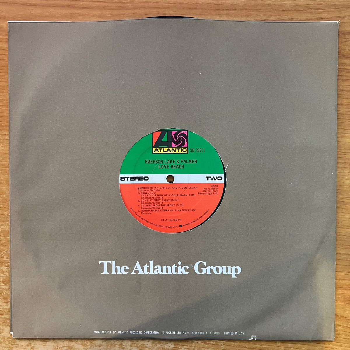 Emerson Lake & Palmer - Love Beach / 1. US-Press. 1978 - (M-/M-)