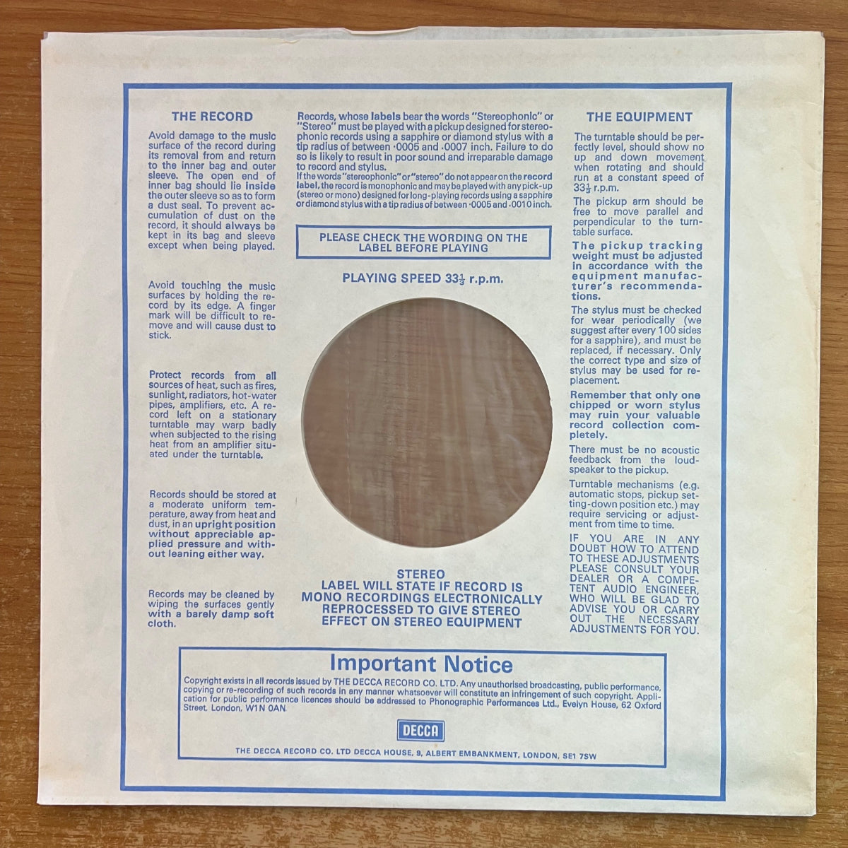Caravan - For Girls Who Grow Plump In The Night / 1st UK Press. 1973 - (M-/M-)