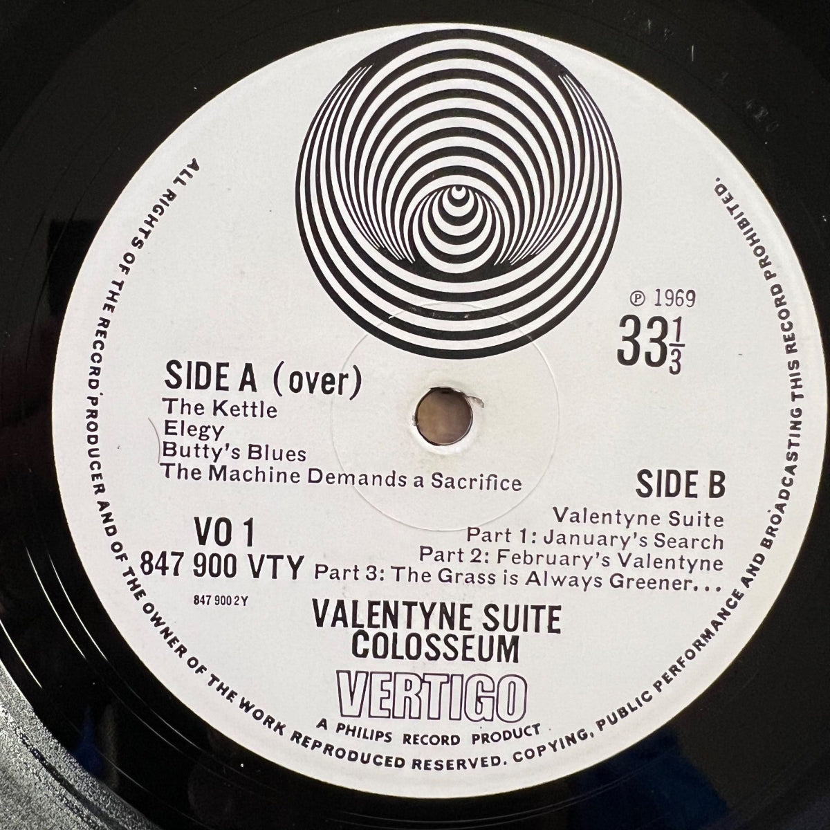 Colisée - Suite Valentyne / 1re édition britannique. 1969 - (VG++/VG+)