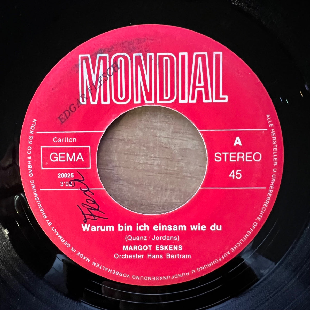Margot Eskens - Two Hearts and One Guitar / 1ère édition D-Press. 1971 - (VG+/VG+)