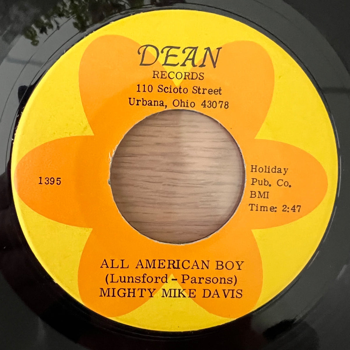 Mighty Mike Davis - All American Boy / US-Press. 1969 - (VG++/Neutral)