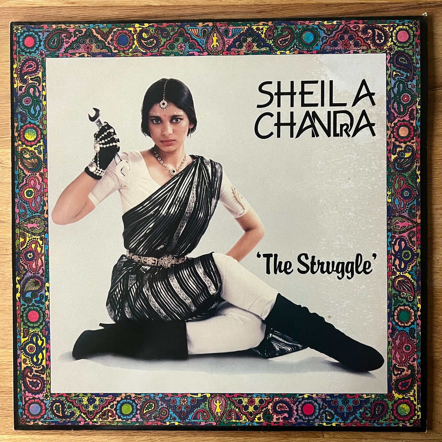 Sheila Chandra - The Struggle / 1. UK-Press. 1985 - (M-/M-)