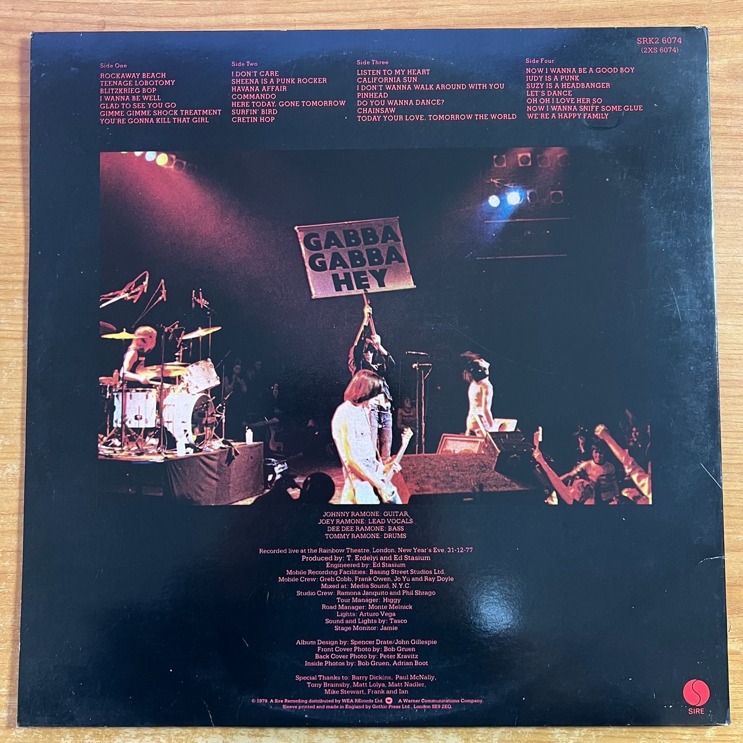 Ramones - It's Alive / 2 LP - 1. UK-Press. 1979 - (M-/VG++)