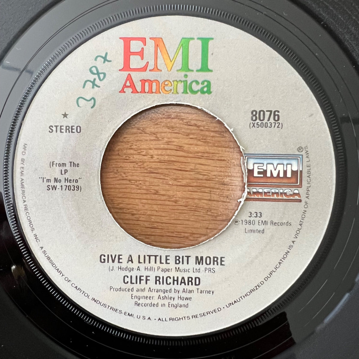Cliff Richard - Give A Little Bit More / 1. US-Press. 1981 - (M-/VG++)