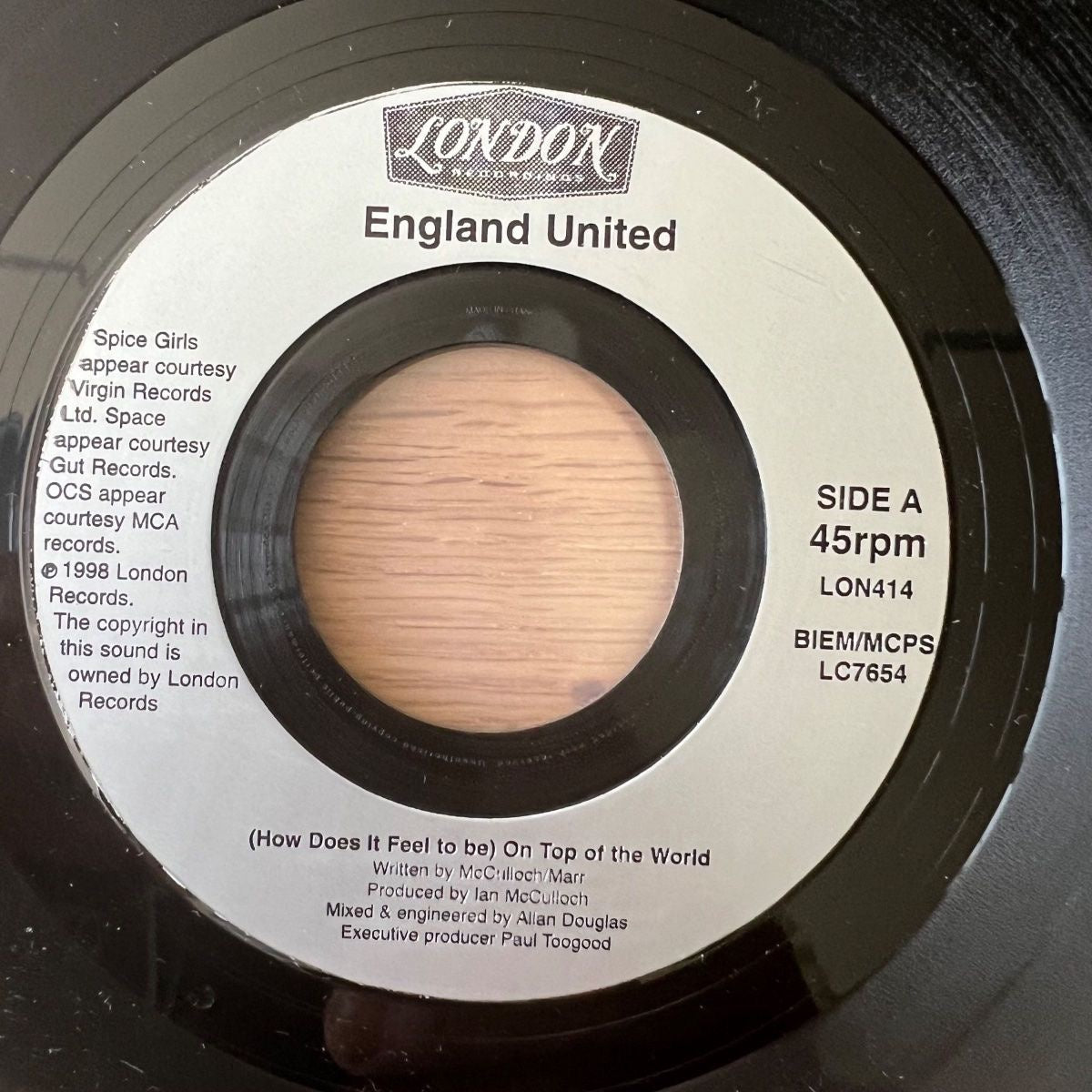 England United - (How Does It Feel To Be) On Top Of The World / 1.UK-Press. 1998 (M-/Neutral)