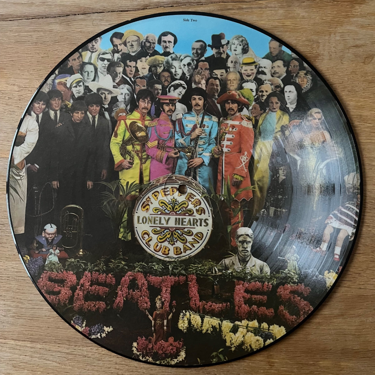 Beatles - Sgt. Peppers Lonely Hearts Club Band / UK-Press. 1979 - Picture Disc - (M-/VG++)