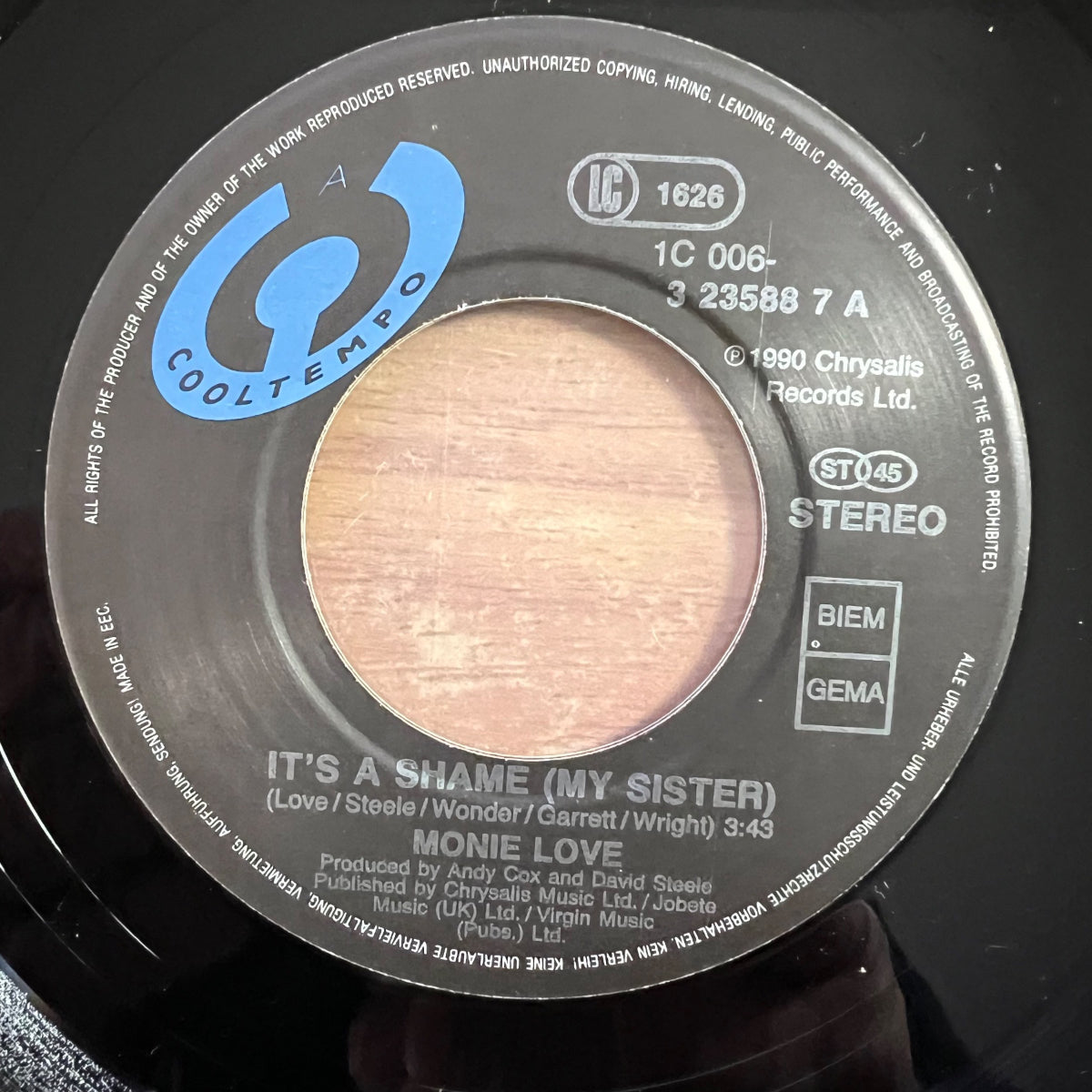 Monie Love feat. True Image - Ot's A Shame / 1. EU 1990 - (M-/VG++)