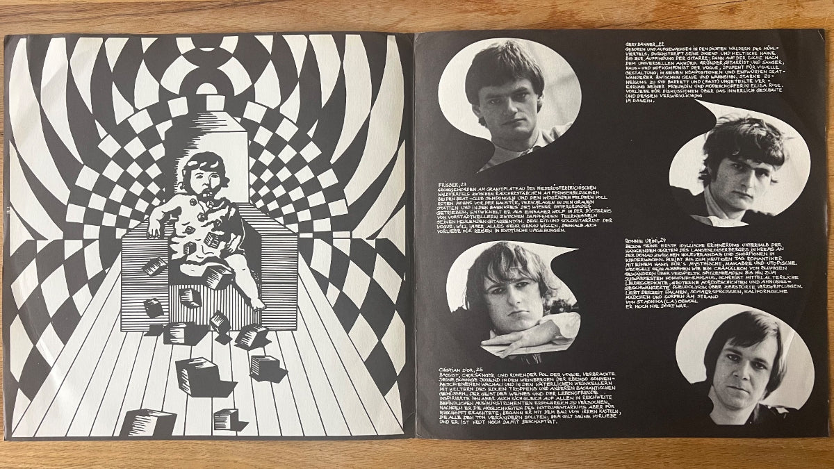 Vogue - A Doll Spits Cubes / 1. Austria-Press. 1981