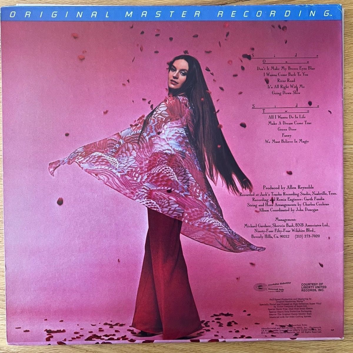 Crystal Gayle - We Must Believe in Magic / Audiophile MFSL 1980 - (M-/ VG++)