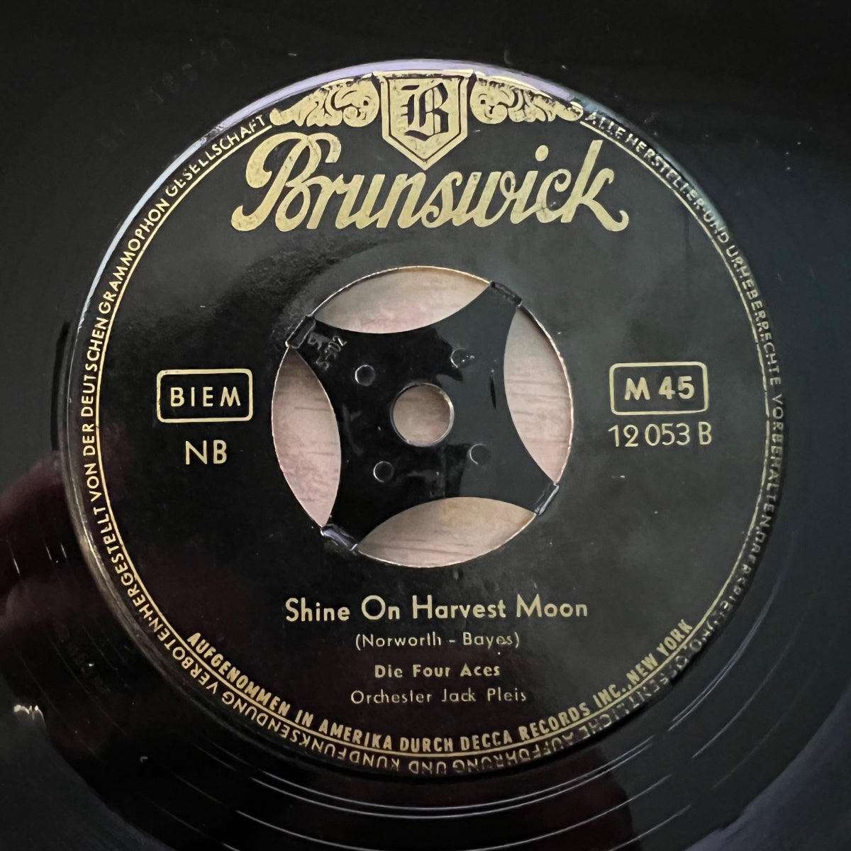 Four Aces - Love Is A Many-Splendored Thing / 1. D-Press. 1955 - (VG+/neutral)