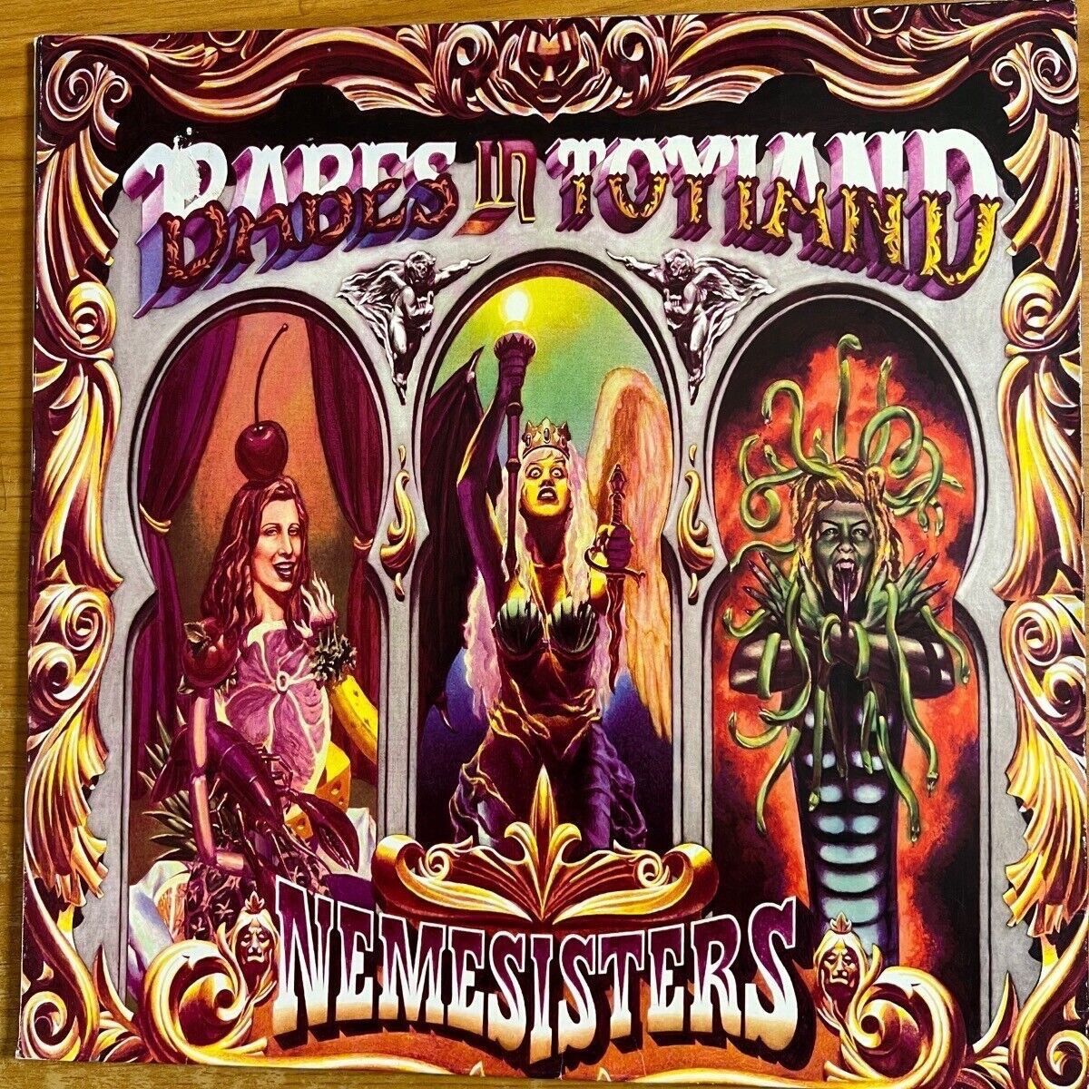 Babes In Toyland - Nemesisters / 1st EU Pres. 1995 - (M-/VG++)