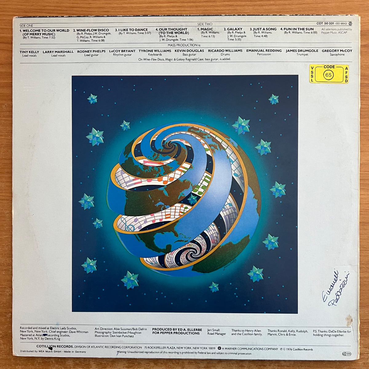Mass Production - Welcome To Our World / 1. D-Press. 1976 - (M-/VG+)