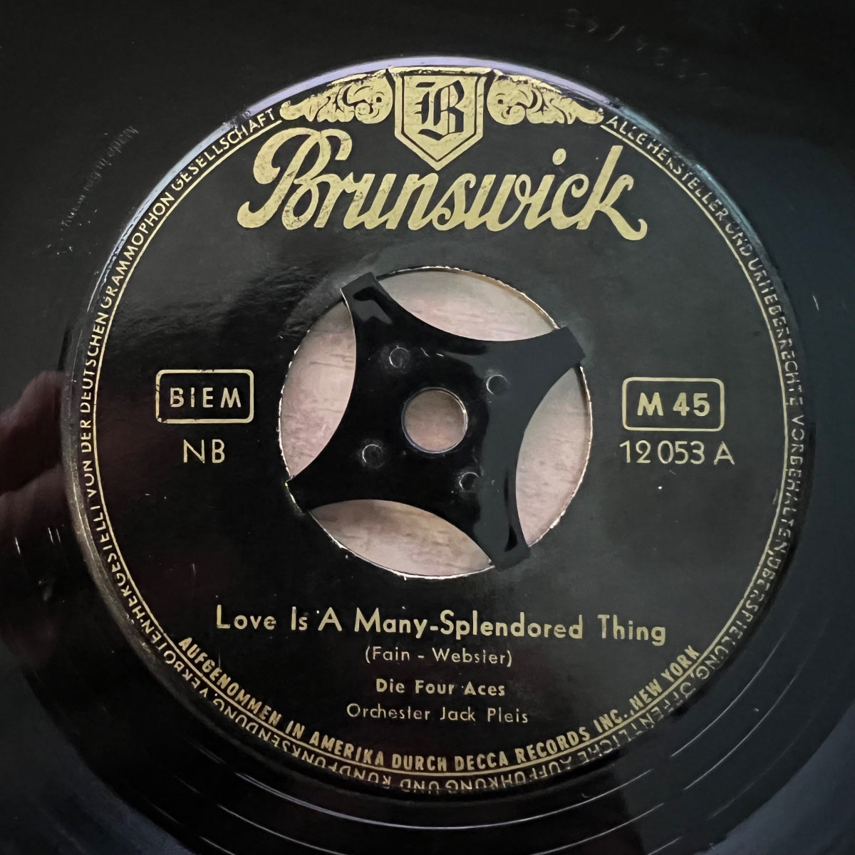 Four Aces - Love Is A Many-Splendored Thing / 1. D-Press. 1955 - (VG+/neutral)
