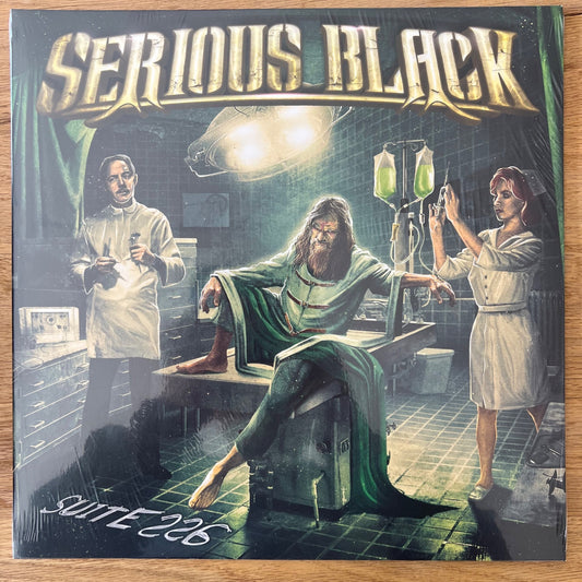 Serious Black - Costume 226/1. Presse européenne. 2020 - (Neuf et scellé)