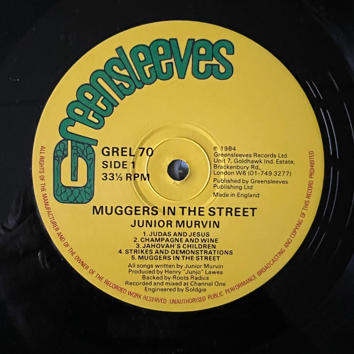 Junior Marvin - Muggers In The Street / 1st UK Press. 1984 - (M-/M-)