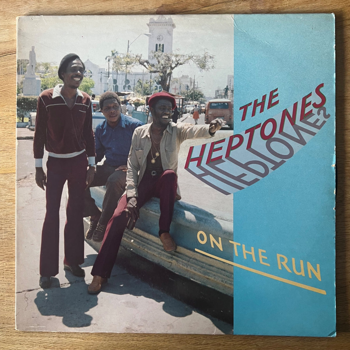 Heptones - On The Run / 1. US-Press. 1982 - (M-/VG++)