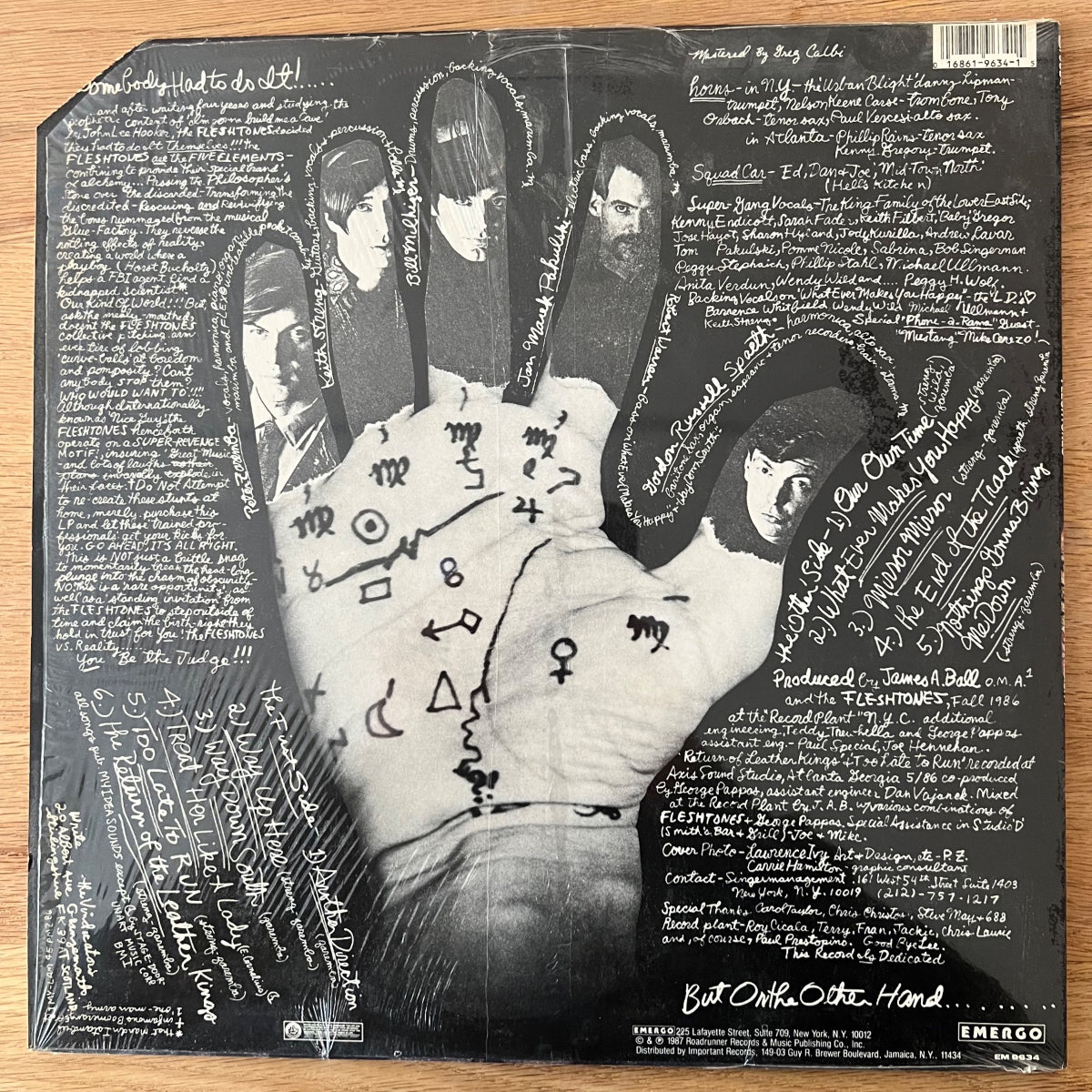 Fleshtones - Fleshtones Vs. Reality / 1. US-Press. 1987 - (M-/M- with "Cut Out")