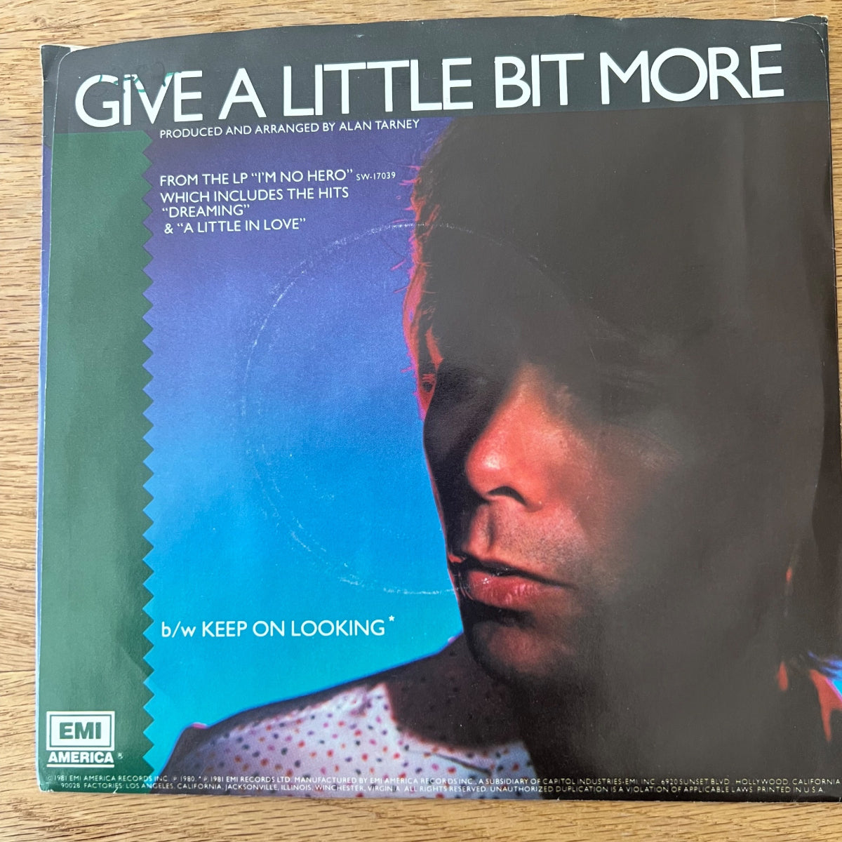 Cliff Richard - Give A Little Bit More / 1. US-Press. 1981 - (M-/VG++)