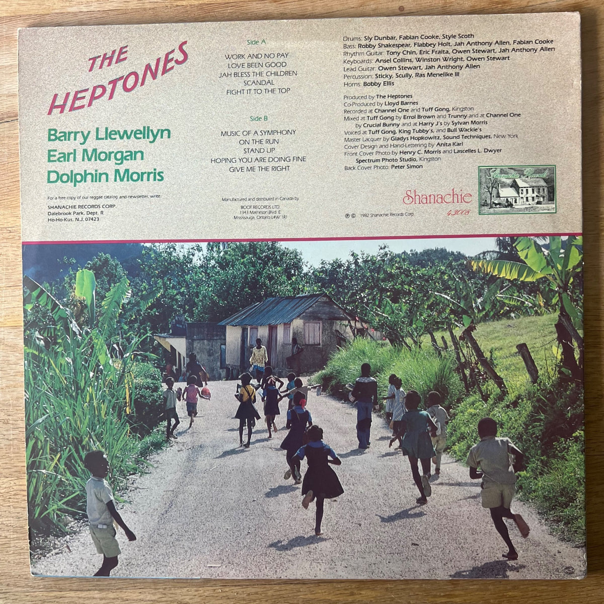 Heptones - On The Run / 1. US-Press. 1982 - (M-/VG++)