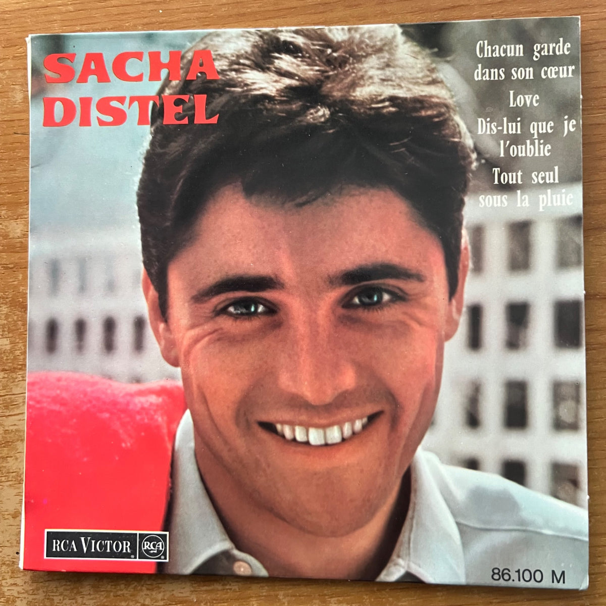 Sacha Distel - Chacun Garde Dans Son Coeur / 1. France-Press. 1965 - VG++/M-)