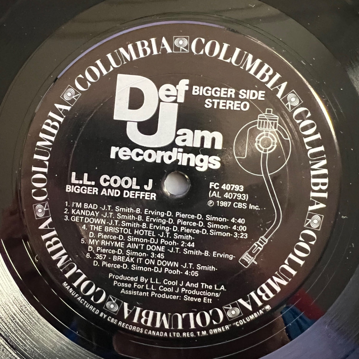 L.L. Cool J - Bigger And Deffer / 1. Canada-Press. 1987 - (M-/VG++)