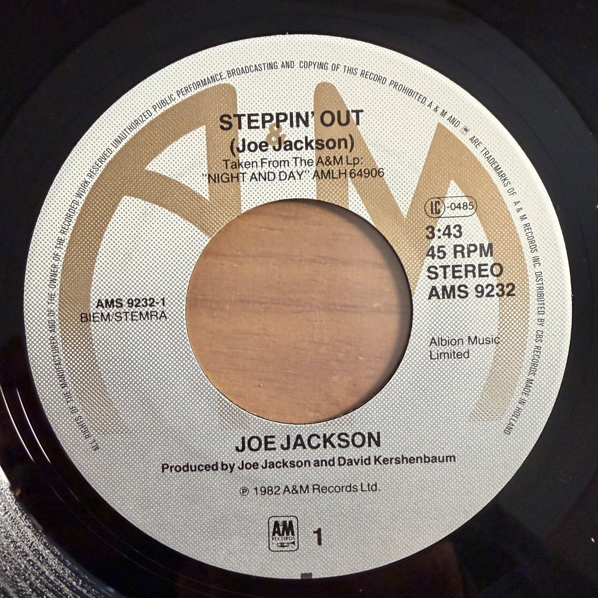 Joe Jackson - Steppin' Out / 1. NL-Press. 1982 - (M-/VG+)