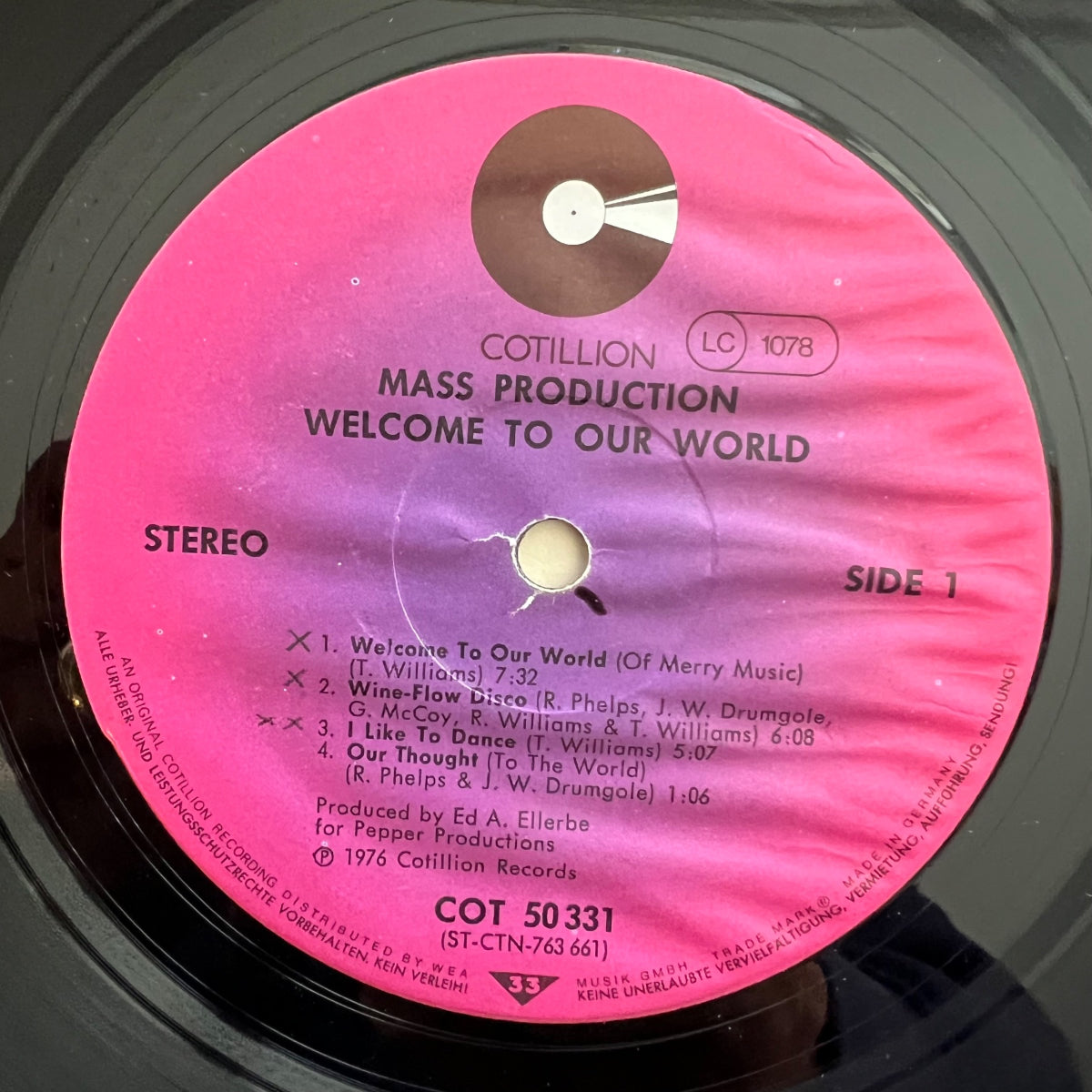 Mass Production - Welcome To Our World / 1. D-Press. 1976 - (M-/VG+)