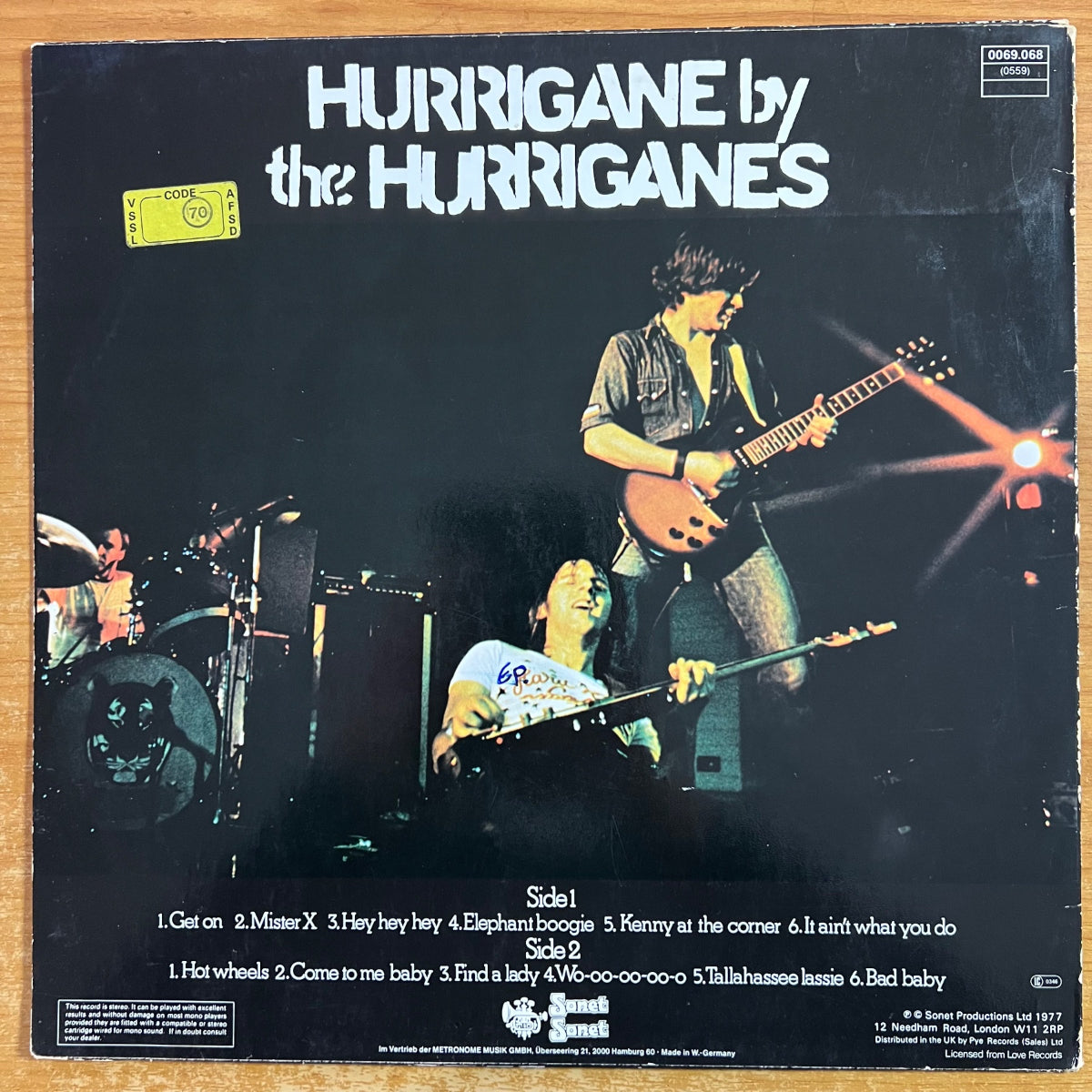 Hurriganes - Hurricane par The Hurricanes / 1. D-Press. 1977 - (M-/VG+)